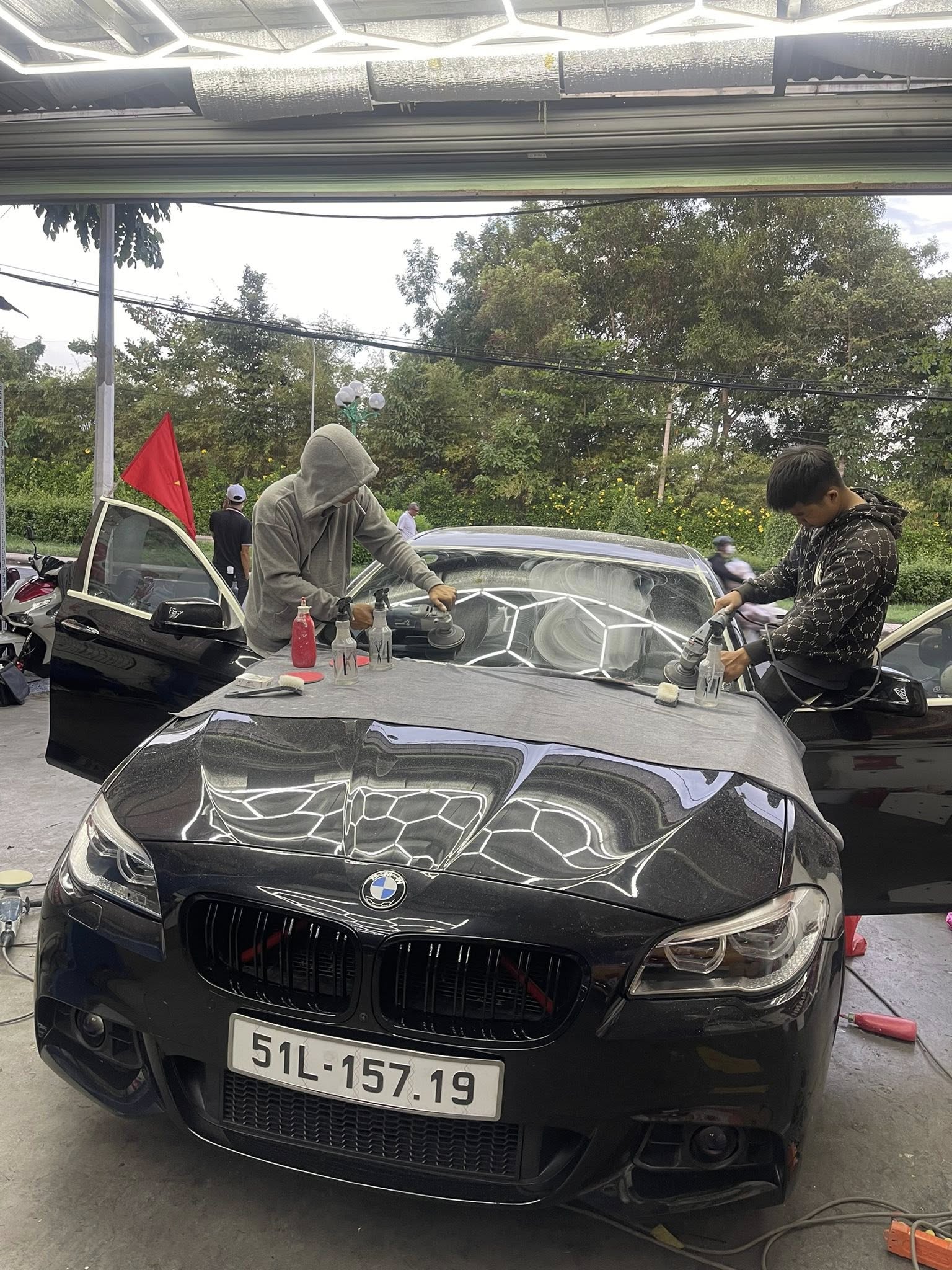 Dịch vụ xóa xước kính tại nhà Bình Phước